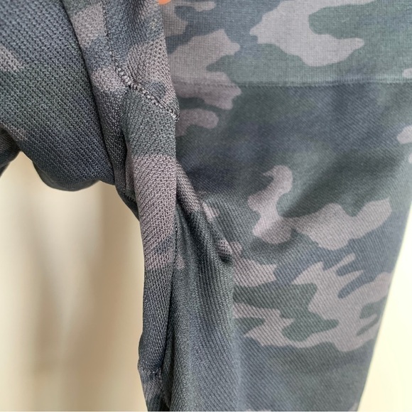Spanx Camo Leggings Size XL - Picture 6 of 8